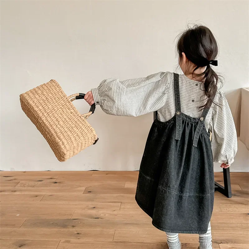 Nowa 2024 вільний дитячий суцільний одяг у корейському стилі для маленьких дівчаток