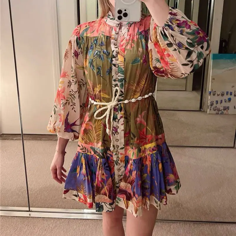 

Женское платье-рубашка с рукавами-фонариками и цветочным принтом