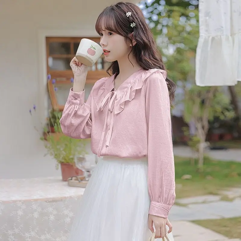 Рубашка женская демисезонная с длинным рукавом и черным грибковым краем