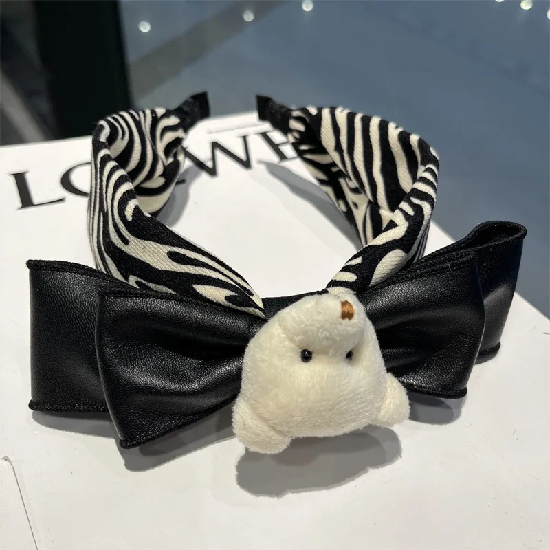 

Bear Doll Hair Hoop Female 2023 New Product Design Sense Zebra Stripe Bow Headdress Female