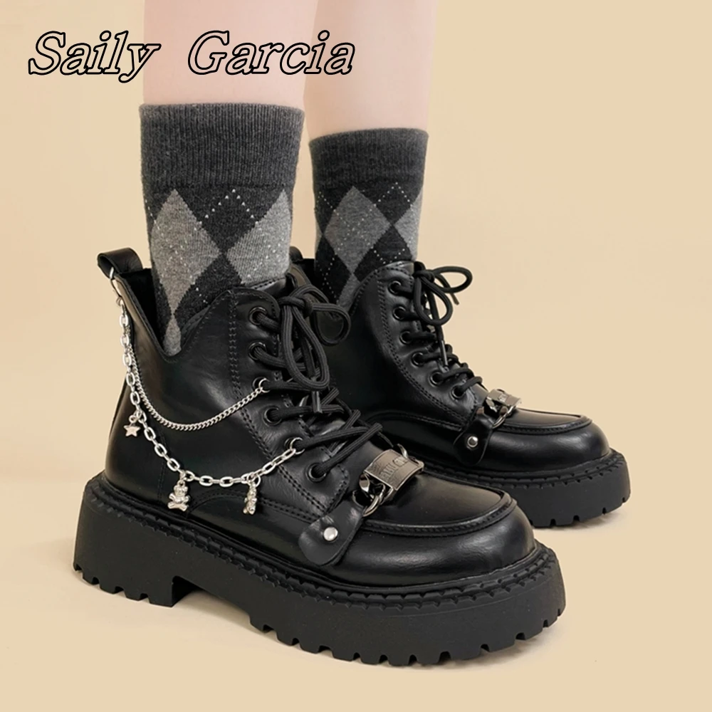 Ботинки до середины икры с круглым носком в металлическом стиле