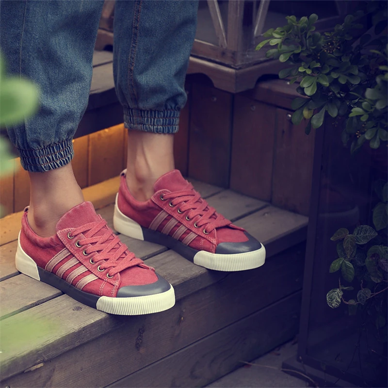 Classic Red Lace-up Men's Canvas Sneakers Comfortable Breathable Mens Skateboard Sports Shoes Low-cut Man Vulcanization Shoes