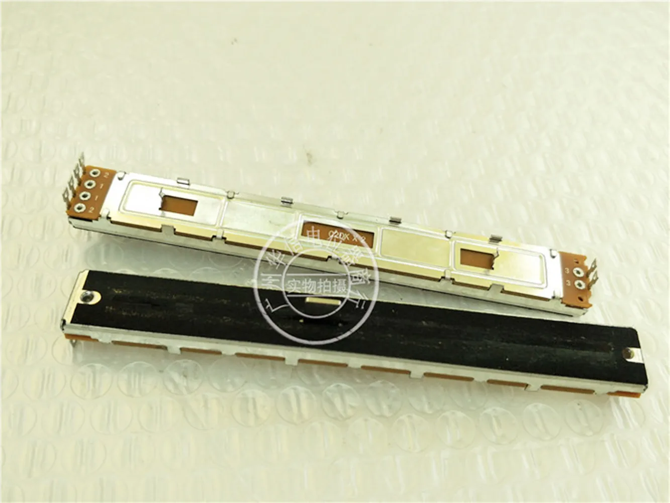 Оригинальный новый 100% SC-1009NQ 128 мм, кнопочный потенциометр для микшерной консоли C20K, длина ручки 8 ммB 4 + 2 контакта (ПЕРЕКЛЮЧАТЕЛЬ) (art.: 3920cd8b4a0ed) - 3920cd8b4a0ed