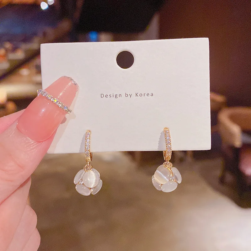 

Fashion Ladies Exquisite Cute Small Earrings Opal Ball Pendants Simple Cute Korean Jewelry Girl Friendship Gift Earrings