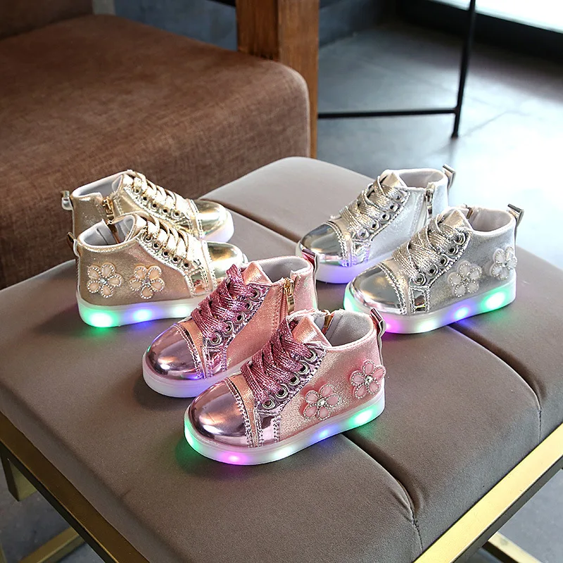 

Модные мягкие Цветочные Детские ботинки со светодиодной подсветкой, мягкие элегантные красивые детские кроссовки, светящиеся ботинки для ...