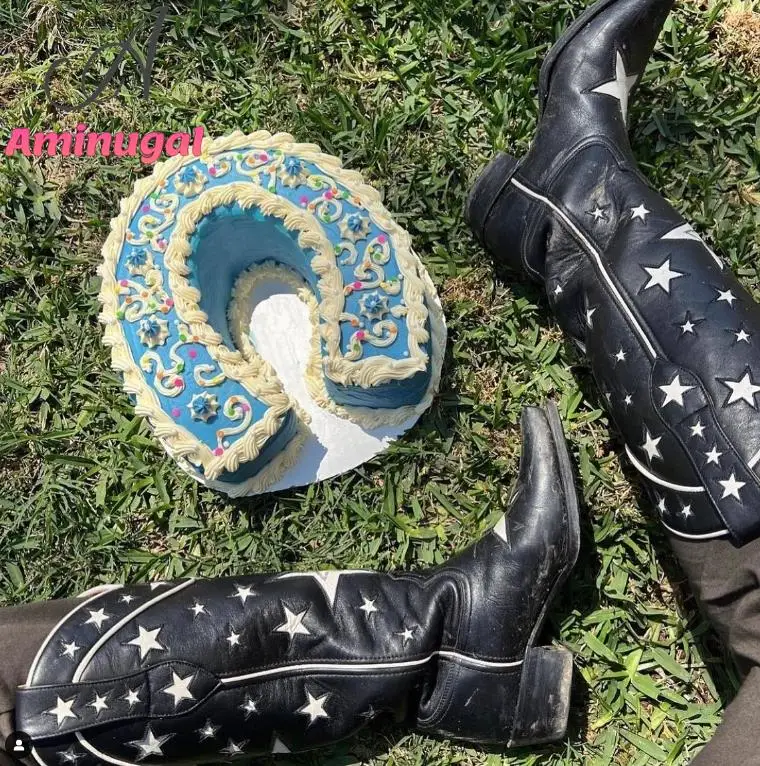 Cowboy Western Boots Embroidered 2023 Brand New Fashion Chunky Heel Cowgirl Boots Black Comfy Retro Women Mid-calf Boots Shoes