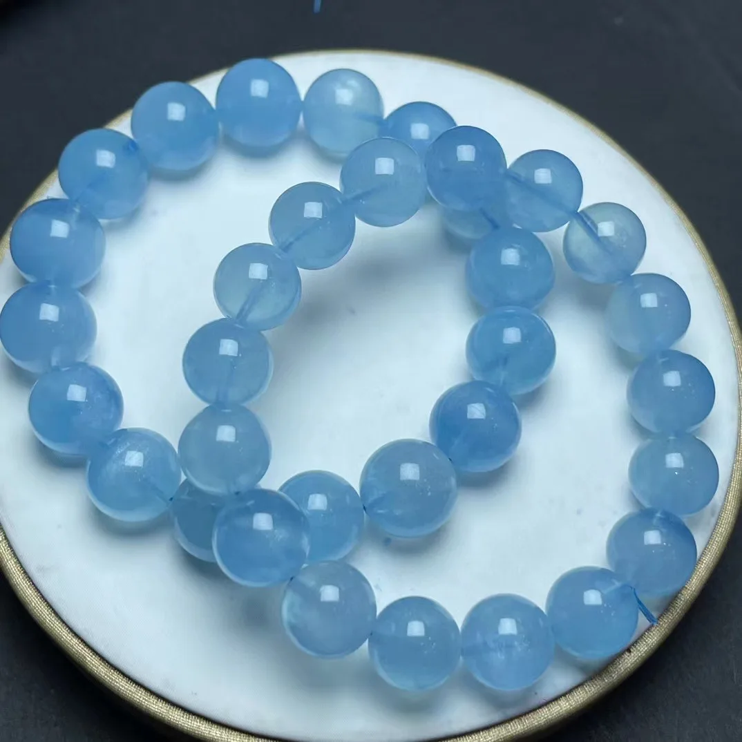 Цельный браслет из натурального синего аквамарина с кристаллами и круглыми