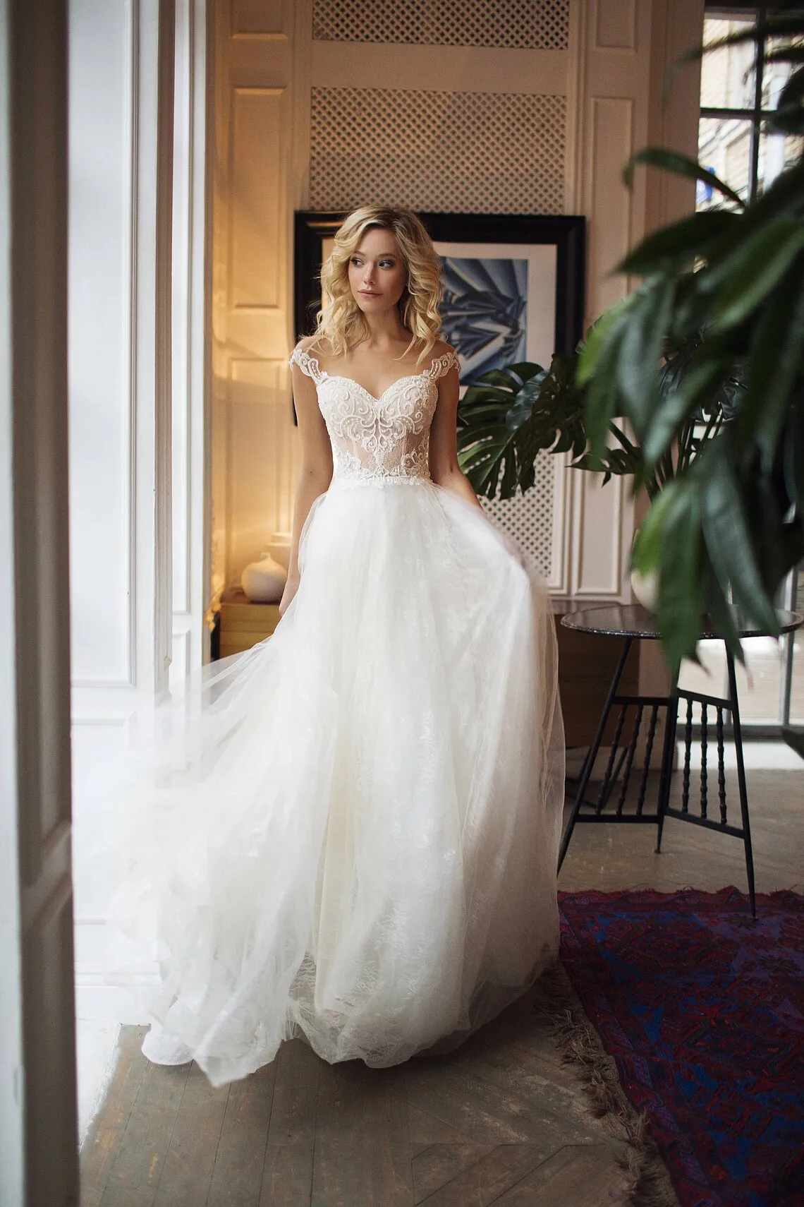 Женское ТРАПЕЦИЕВИДНОЕ свадебное платье без рукавов с V-образным вырезом модель