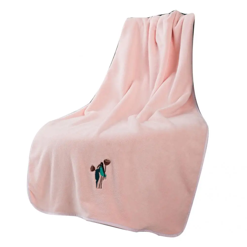 

Water Absorption Unisex Antique Embroidery Bathrobes for Swimming Pool