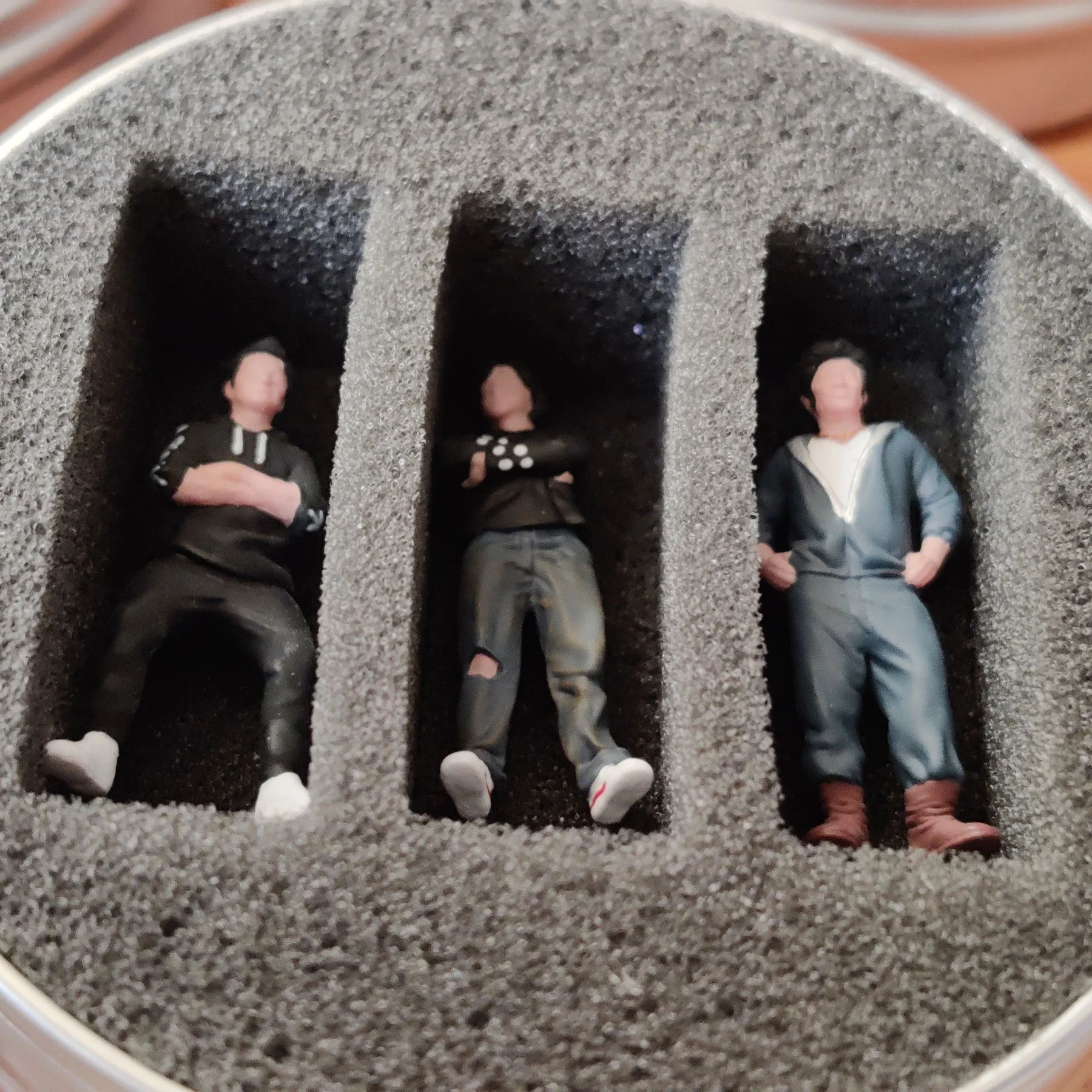 

1/64 упаковка для кукол, пенопластовая алюминиевая коробка с двумя/тремя отверстиями