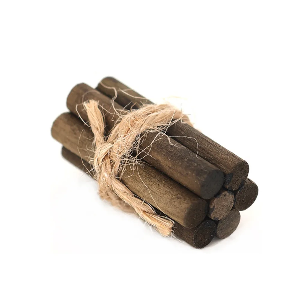 Деревянный камин для кукольного домика