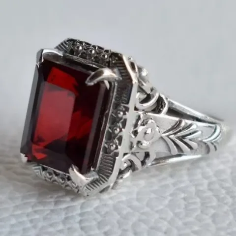 Кольца NovoPublic серебристого цвета с красным камнем и цветком