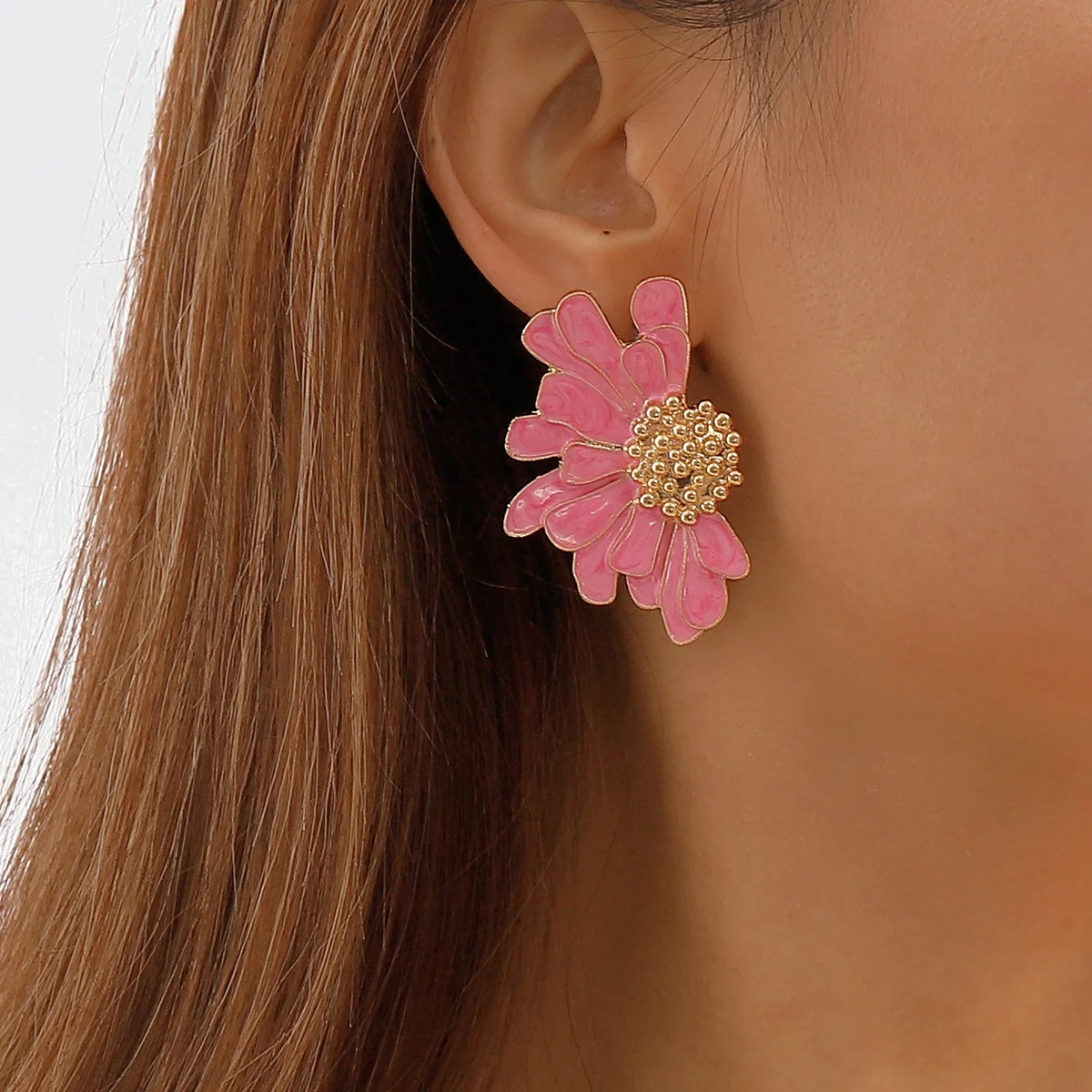 

Popular 2023 New Fashion Euro-american Retro Alloy Floral Studs Femininity Grain Flower Earrings For Woman Party Gifts