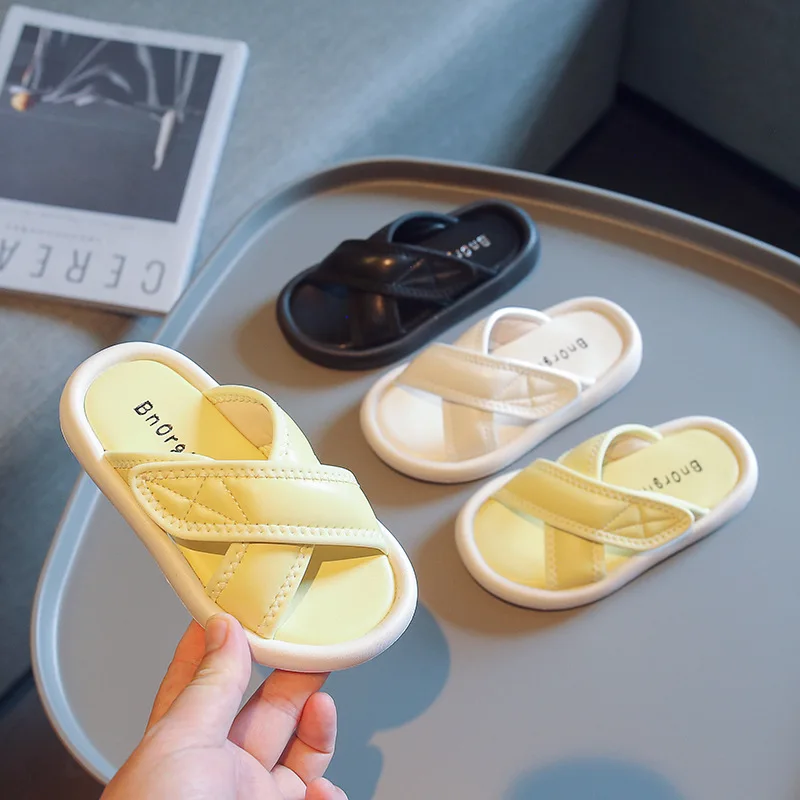 

Girls Slippers 2022 Summer Fashion New Boys Kids Soft Outdoor Soft Open-toe Slippers Children Simple Beach Shoes Flat Casual