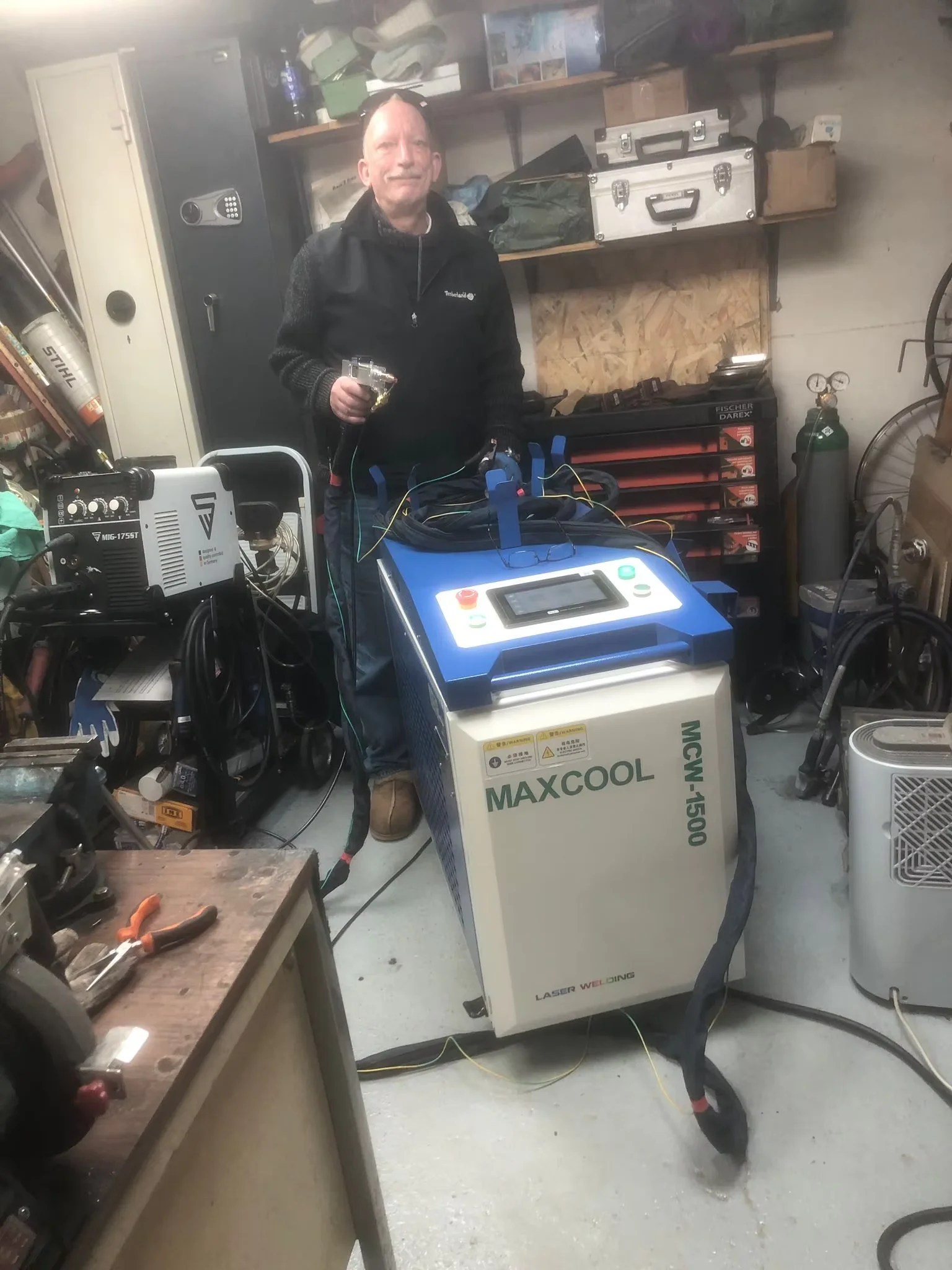 Лазерный сварочный аппарат Jinan Maxcool для металла нержавеющей стали алюминия 2000 Вт