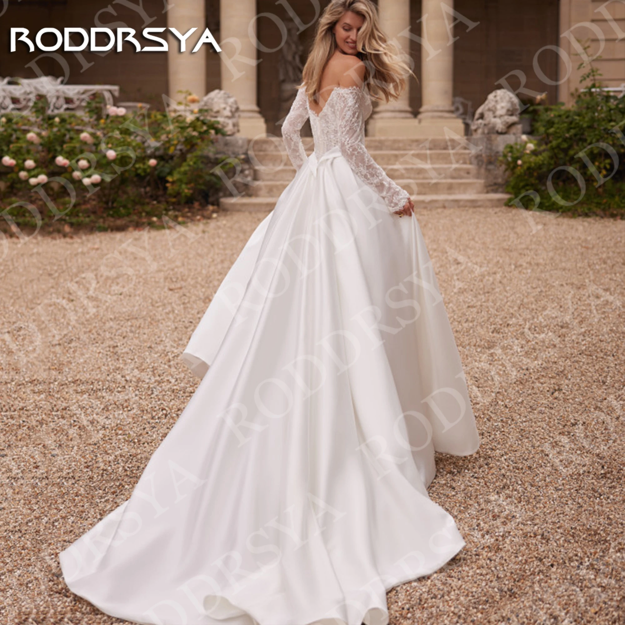 Фото Свадебное платье RODDRSYA с открытыми плечами А-силуэт с длинными рукавами современное с высоким разрезом из атласа на заказ Свадебные платья с плеча линия длинным рукавом женщина современная высокая щелина сатиновое с №2