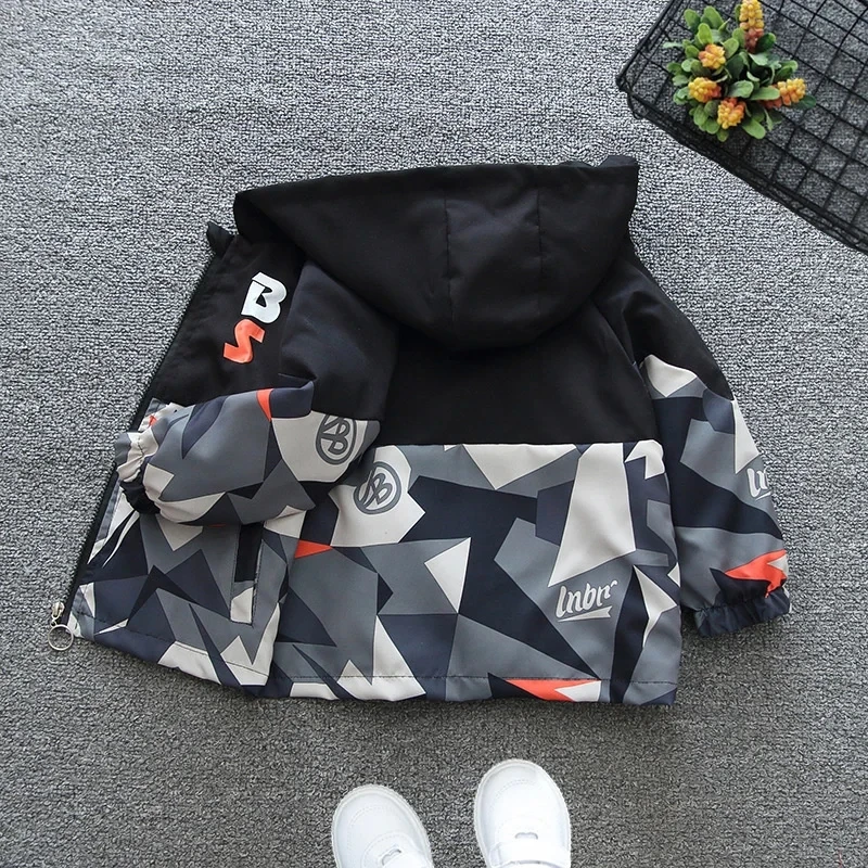 Детская ветровка с капюшоном на молнии принтом