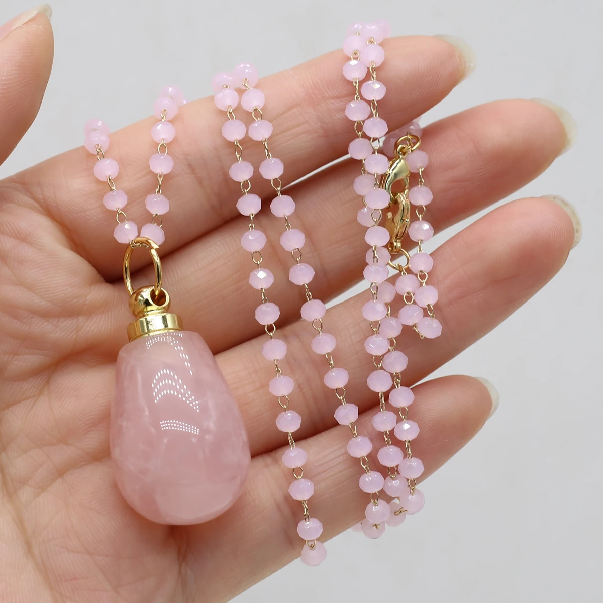 

Natural Stone Rose Quartz Perfume Bottle Necklace Pendants Essential Oil Diffuser Pink Crystal Chain Necklaces for Women Jewelry