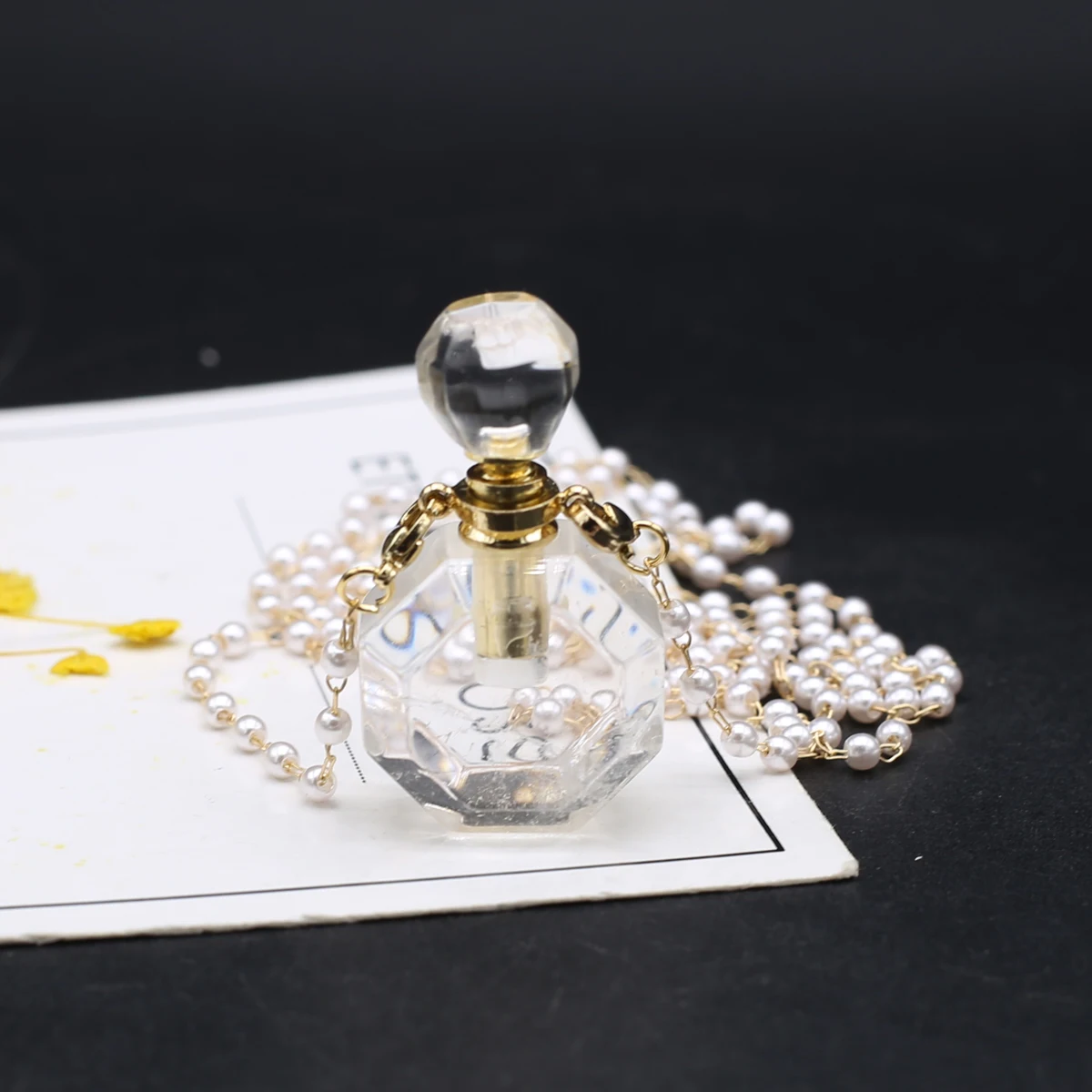 

Natural Stone Pearl Chain Clear Quartz Perfume Bottle Pendant Necklace Essential Oil Diffuser Necklaces for Women Jewelry