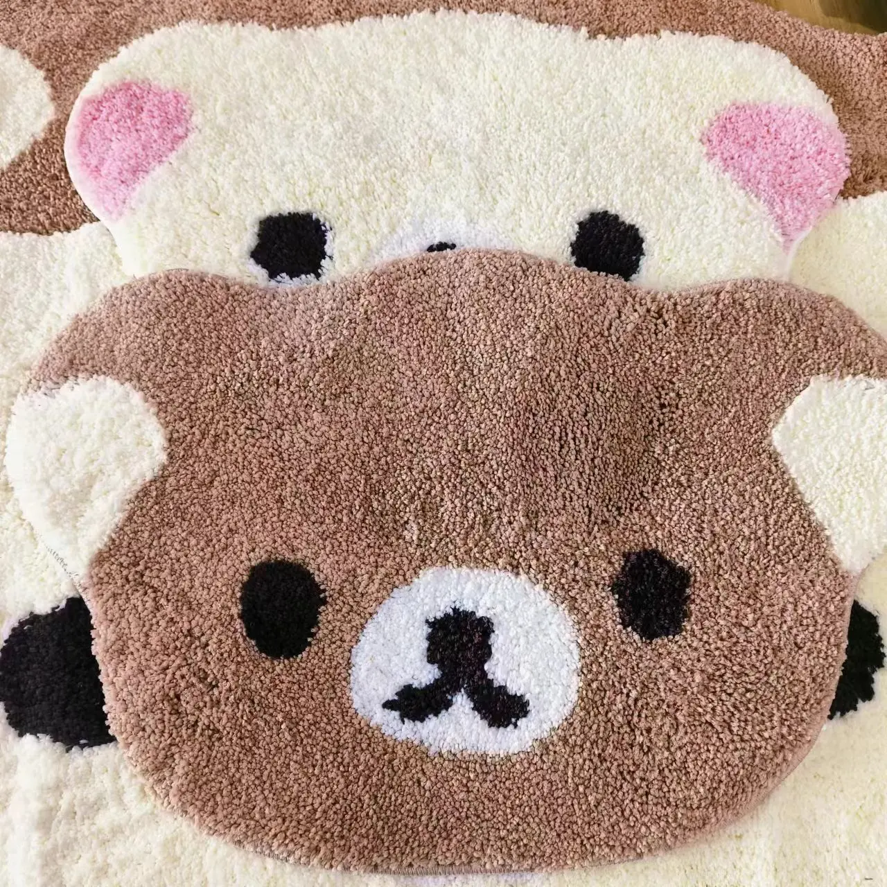 Мультфильм Rilakkumas TurftdRug Kawaii Korilakkuma Bear Мягкий напольный коврик Стул для спальни