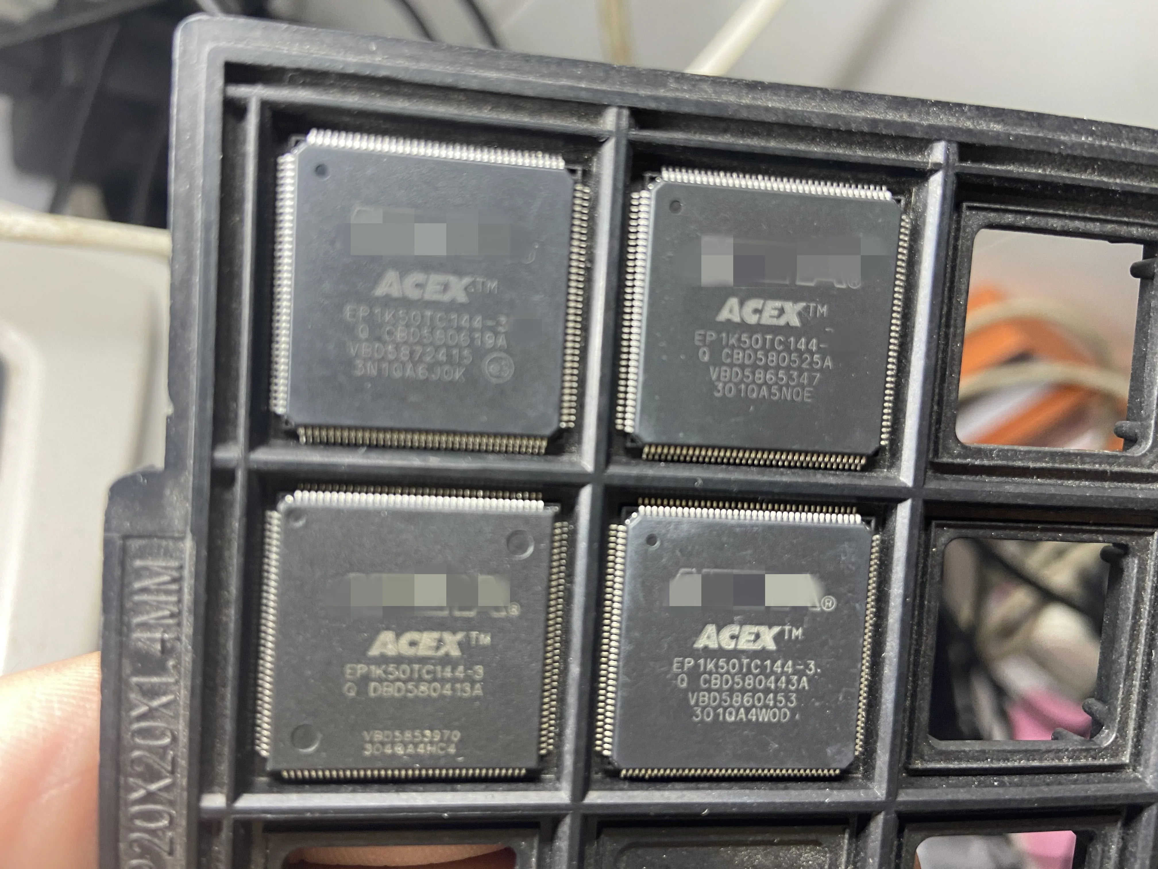 

2PCS/lot Original be of great Quality EP1K50TC144-3 can be replaced EP1K50TC144-2N (ROHS) EP1K50TC144-3N EP1K50TC144-1N (ROHS)