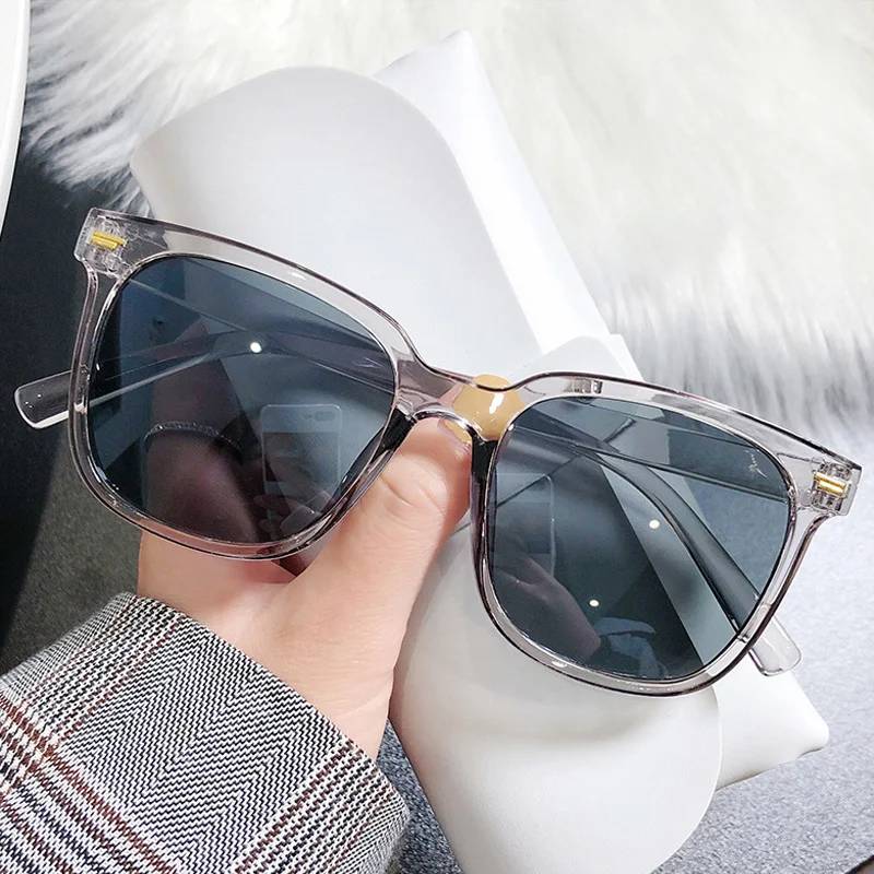 

Sunglasses Women Square Vintage Fashion Design Retro Brand Sun glasses female Mirror Shades Outdoor Rivet Oculos De Sol