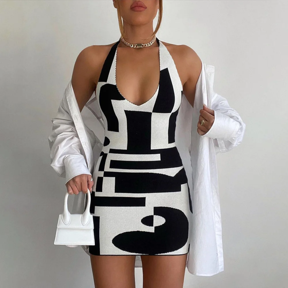 

2022 sweater women's spring new color contrast sexy hanging neck V-neck bag hip woolen dress women