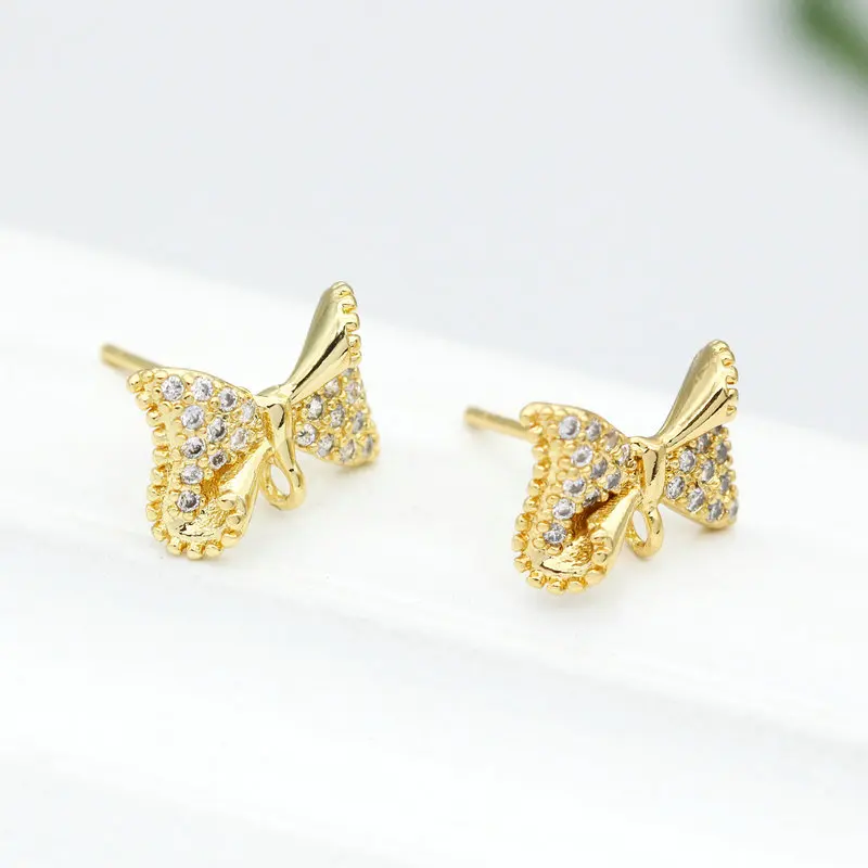 Серьги-гвоздики из меди и циркона 12 х8 мм