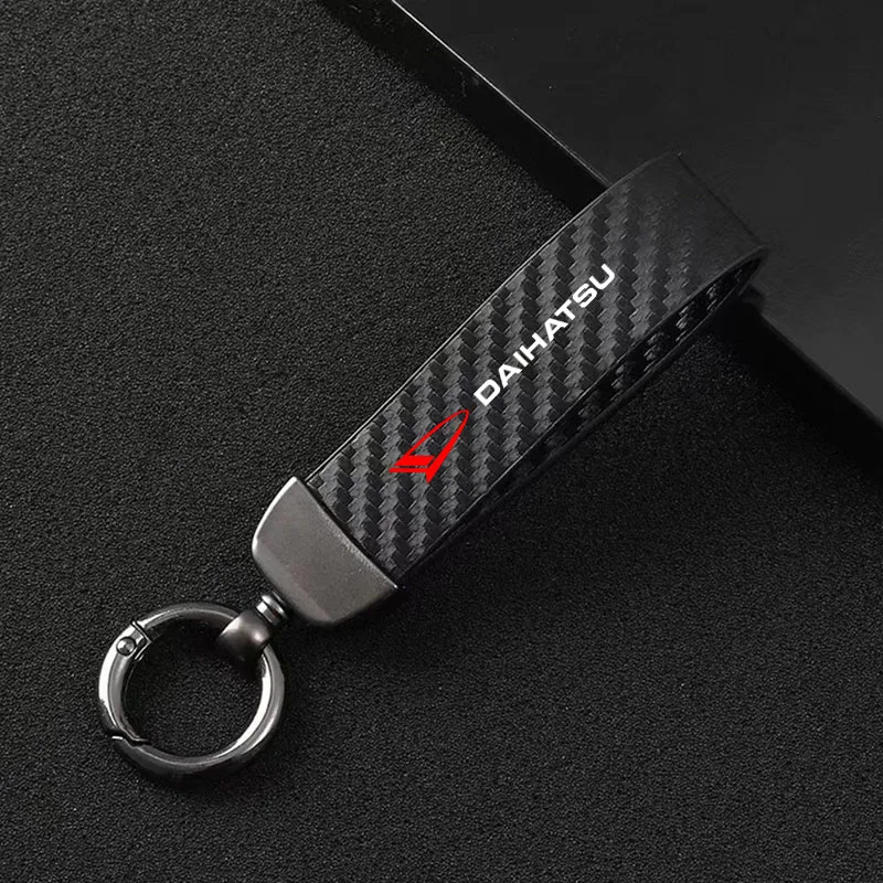 

carbon fiber Leather Keychain Car Keychain Horseshoe Buckle Jewelry For Daihatsu Terios Sirion Yrv Feroza Charade Mira