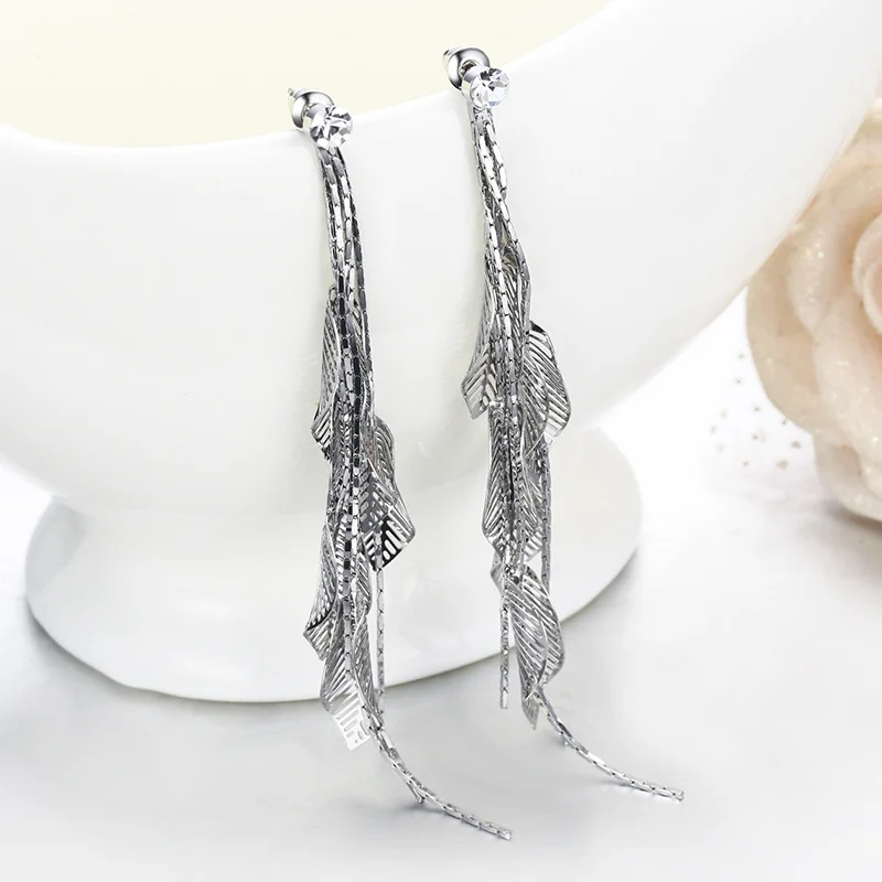 Серьги-подвески Elva Dong золотистого цвета