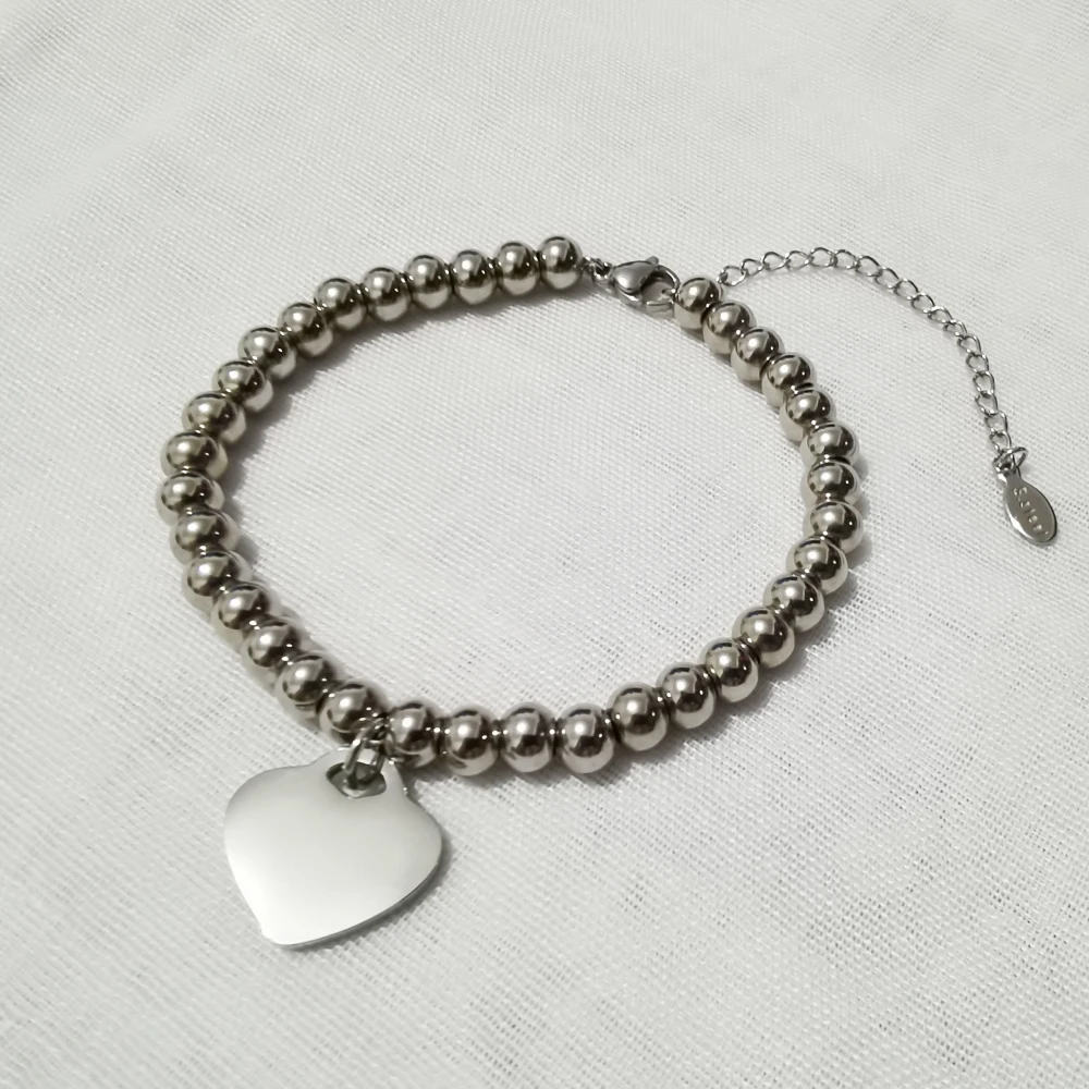 

Personalized Engraved Name Photo Custom Bracelet Stainless Steel Beads Chain Heart Charm Bracelets for Women Jewelry Gift 2022