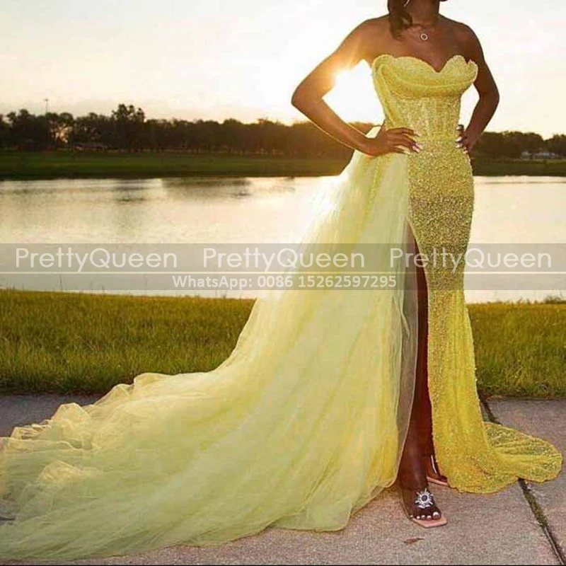 

Женское платье с длинным шлейфом и юбкой годе