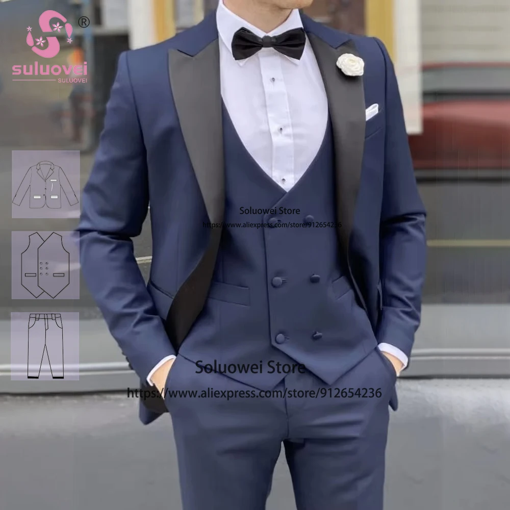 Костюм облегающий мужской из трех предметов пиджак жилет брюки с заостренным