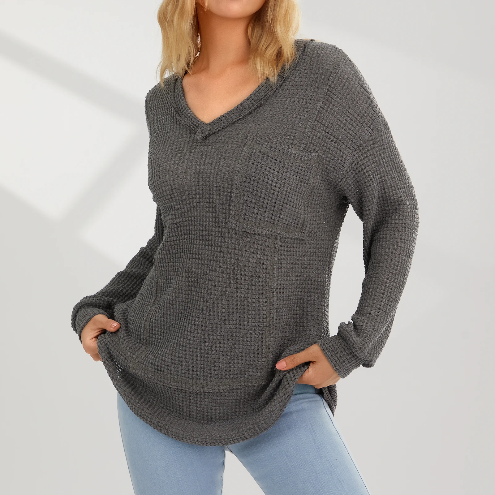 

Женская трикотажная футболка с длинным рукавом и V-образным вырезом