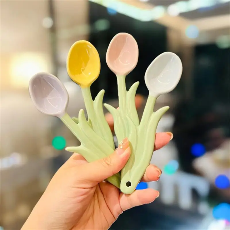 

Creative Tulip Shaped Ceramic Spoon Macaron Color 3D Flowers Coffee Spoon Dessert Ice Cream Milk Stirring Spoon Kitchen Tools