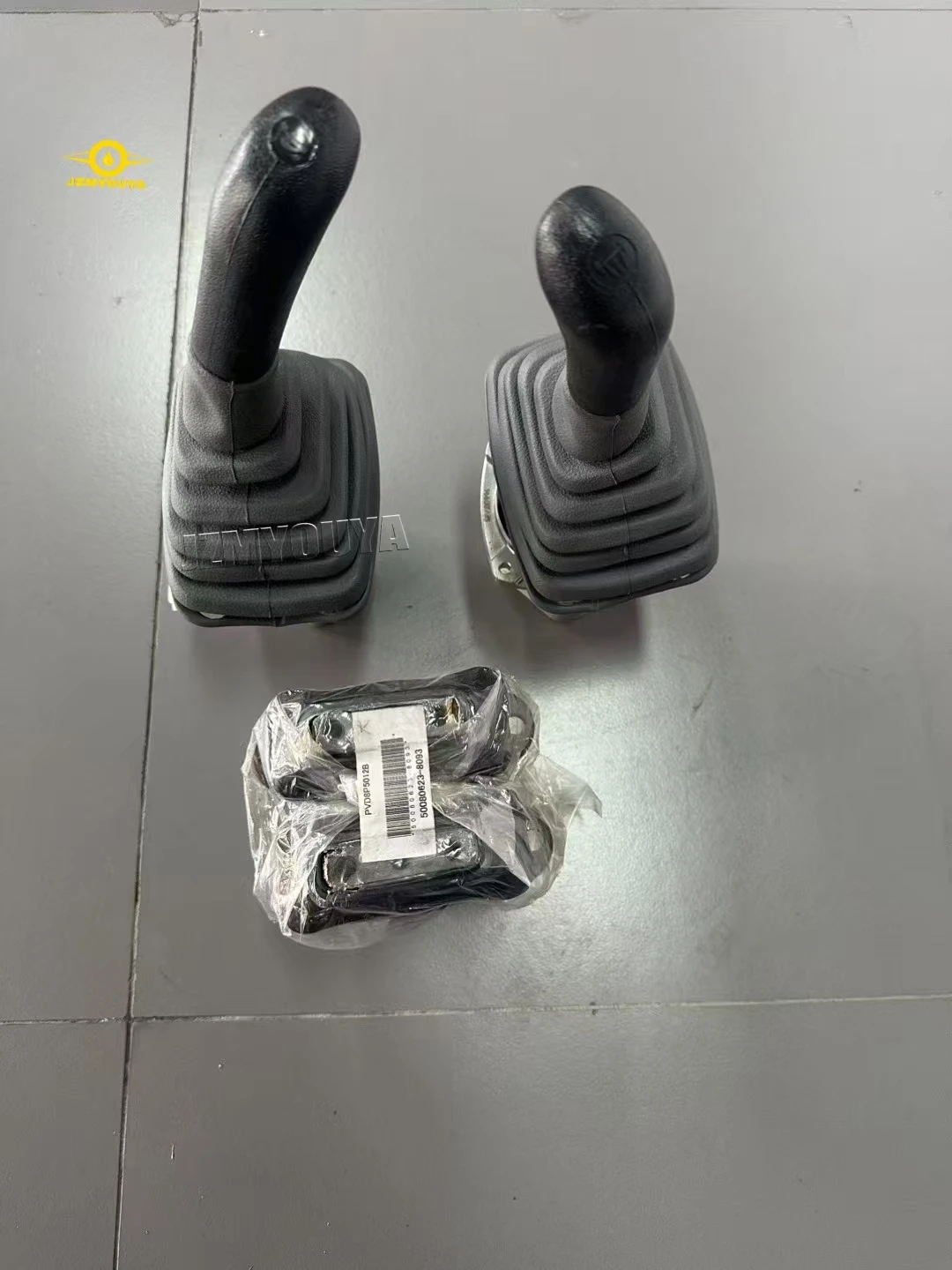 Фото Джойстик в сборе для экскаваторов Sumitomo Sh120/200/240/350/A1/A2/A3/A5-5/Z3 №2