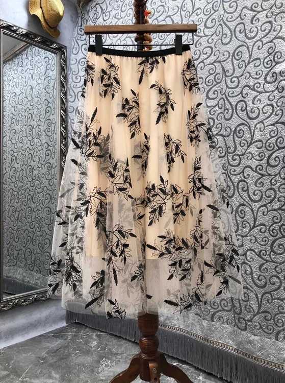

2022 new women fashion leaf embroidery mesh skirt A-line long skirt simple skirt 224