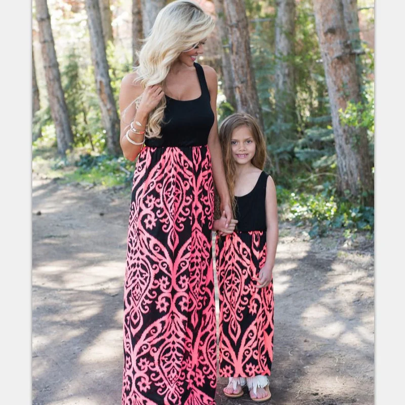 

Mom and Daughter Dress Summer Family Matching Clothes Sleeveless Patchwork Long Dress for Mother Daughter Mommy and Me Clothes