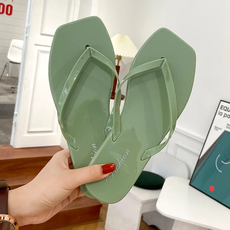 

Новинка 2022, качественные новые летние шлепанцы для влюбленных, для мужчин и женщин, чистые цветные скользящие пляжные тапочки, абсорбирующи...