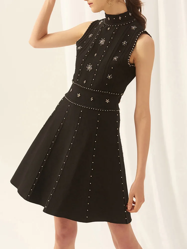 Женское платье с вышивкой TWOTWINSTYLE Летнее мини-платье круглым вырезом и высокой