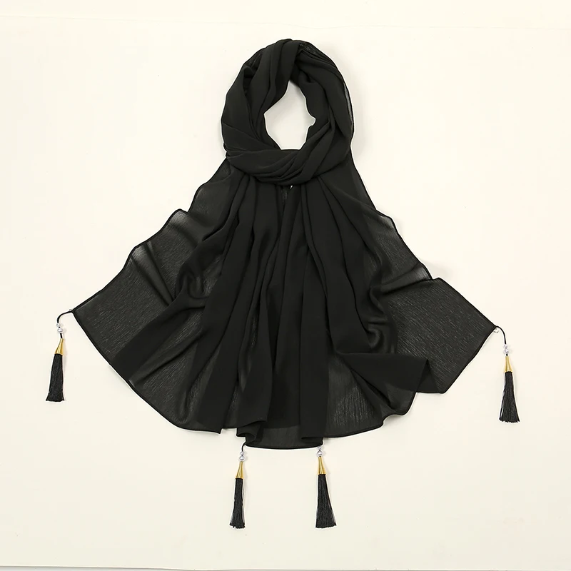 Женский шифоновый шарф с кисточками и складками