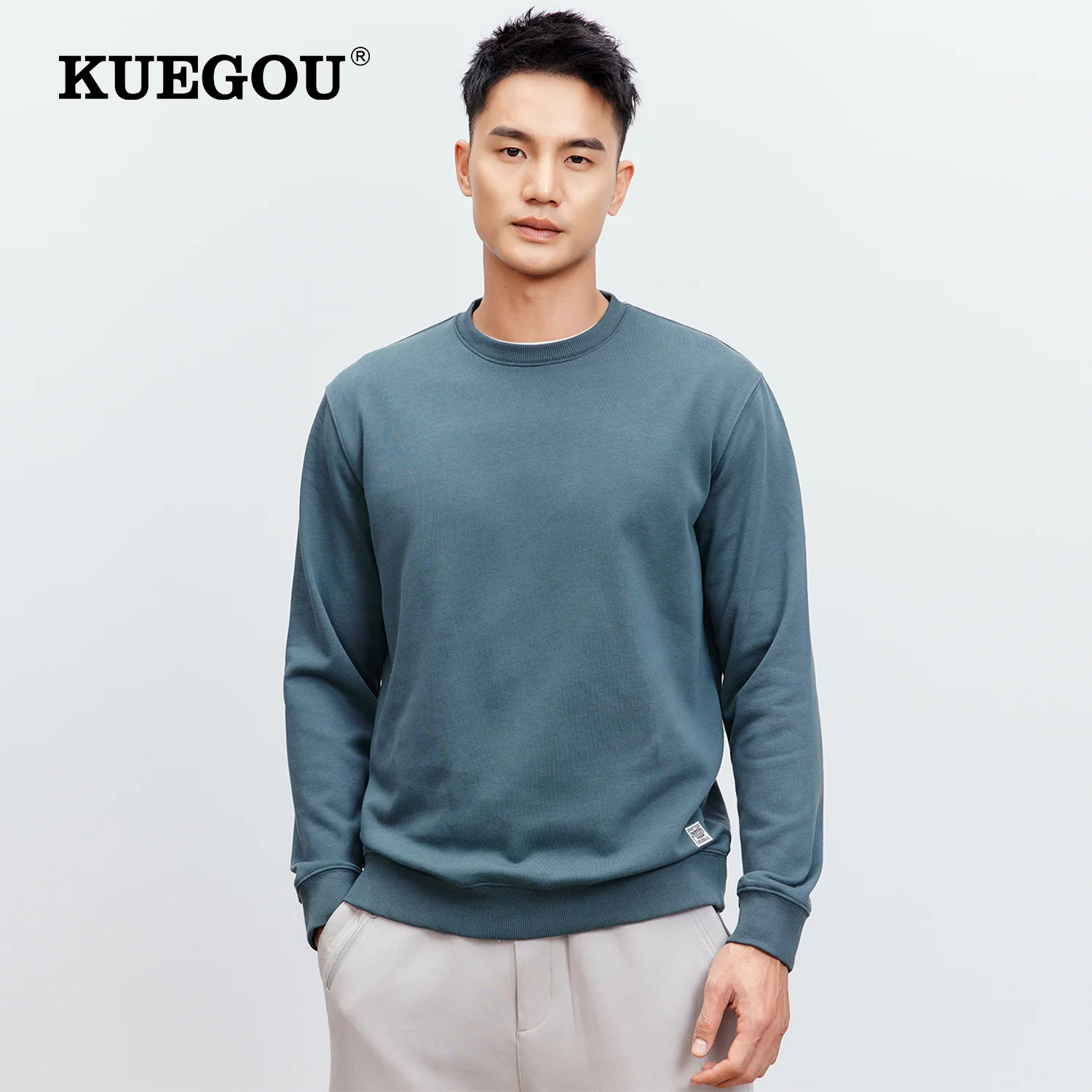 

KUEGOU 2022 Spring Cotton Plain Black Solid Sweatshirt Men Crewneck Slim Fashion For Male Streetwear Plus Size Clothing 60025