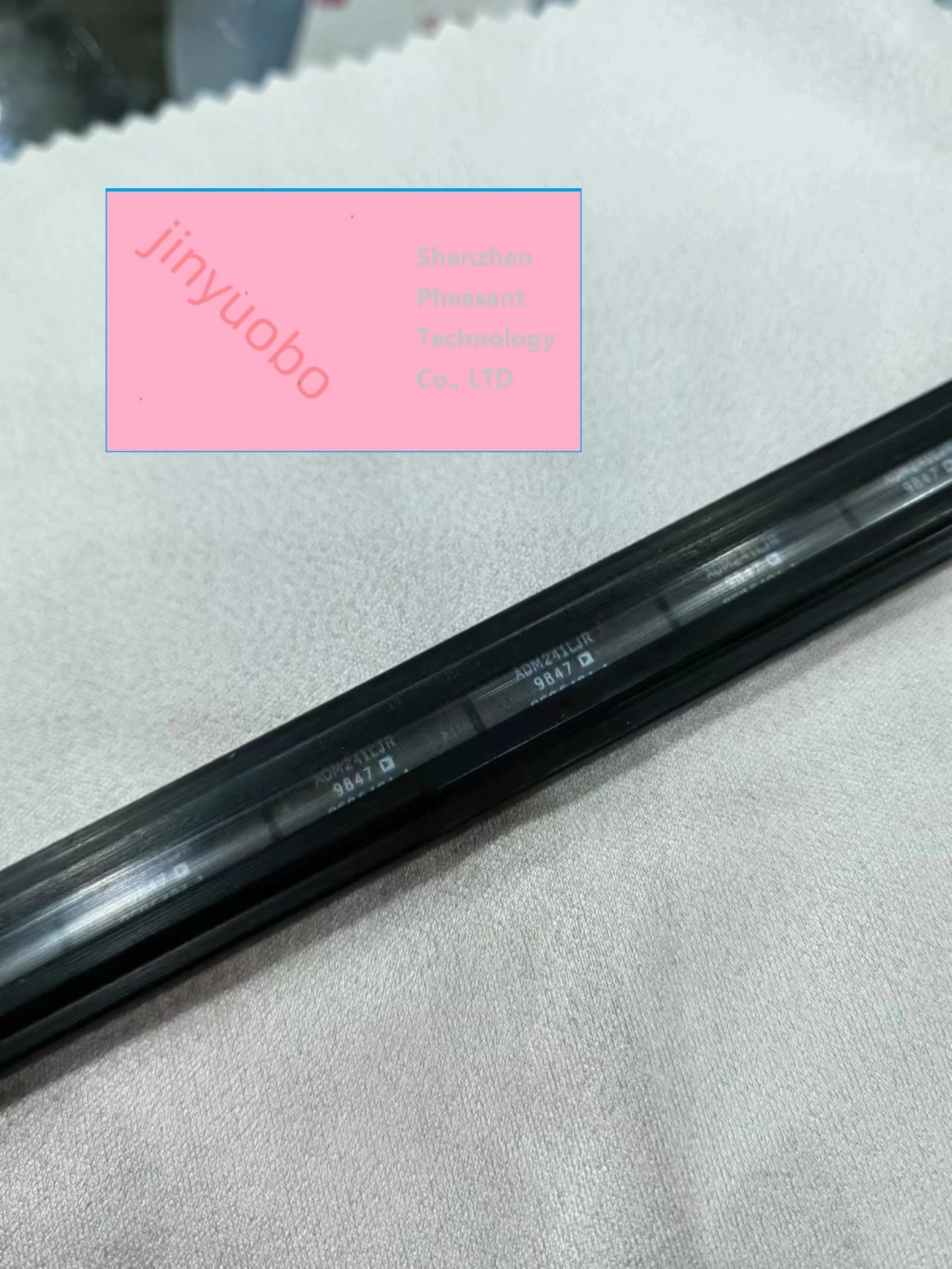 

10pcs Original imported chip ADM241LJR ADM241 power management chip original brand new