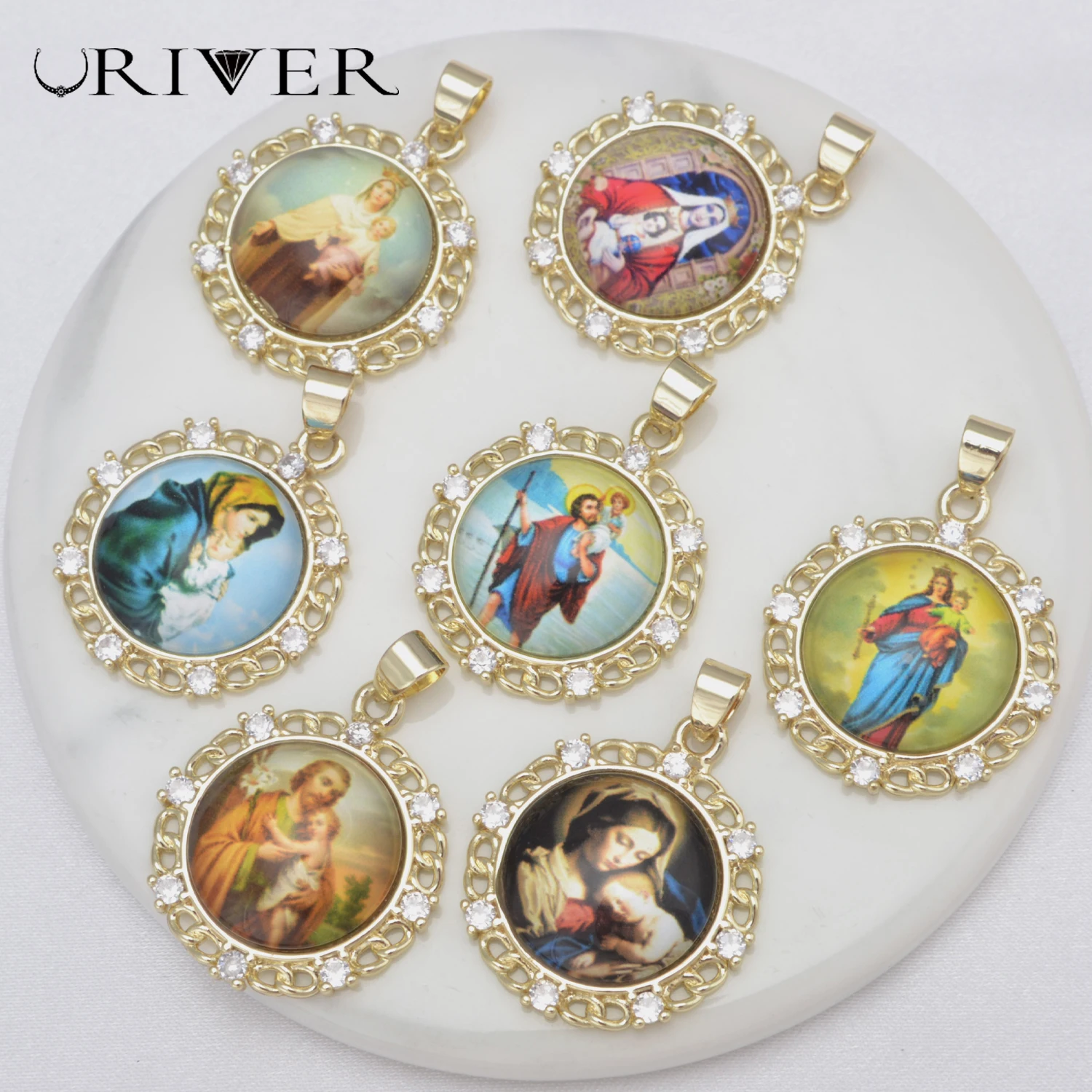 

Wholesale 3 Pieces Round Religious Brass Pendant for Jewelry Virgin Mary Madonnina Portrait DIY Necklace Charms Bracelet Church