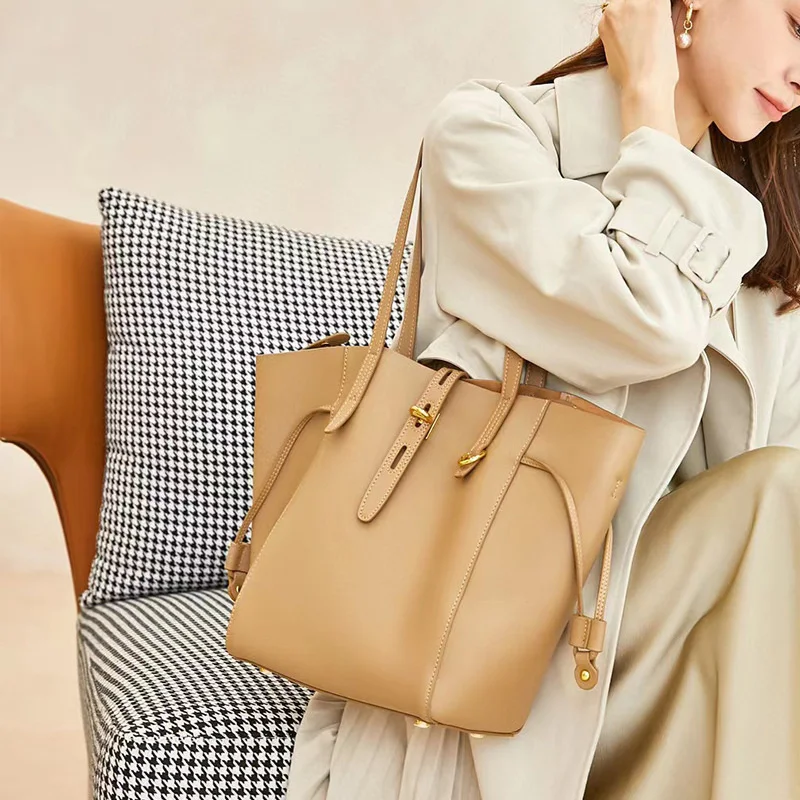 

high quality luxury brand Large 2023 new women's fashion leather tote large capacity commuting summer single shoulder bag foreig