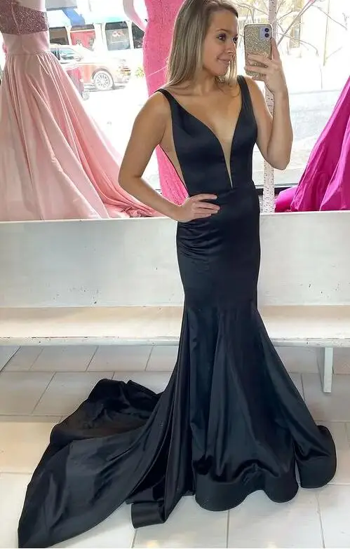 

Sexy Deep V-neck Prom Dress Long Trains Mermaid Homecoming Dance Party Dresses