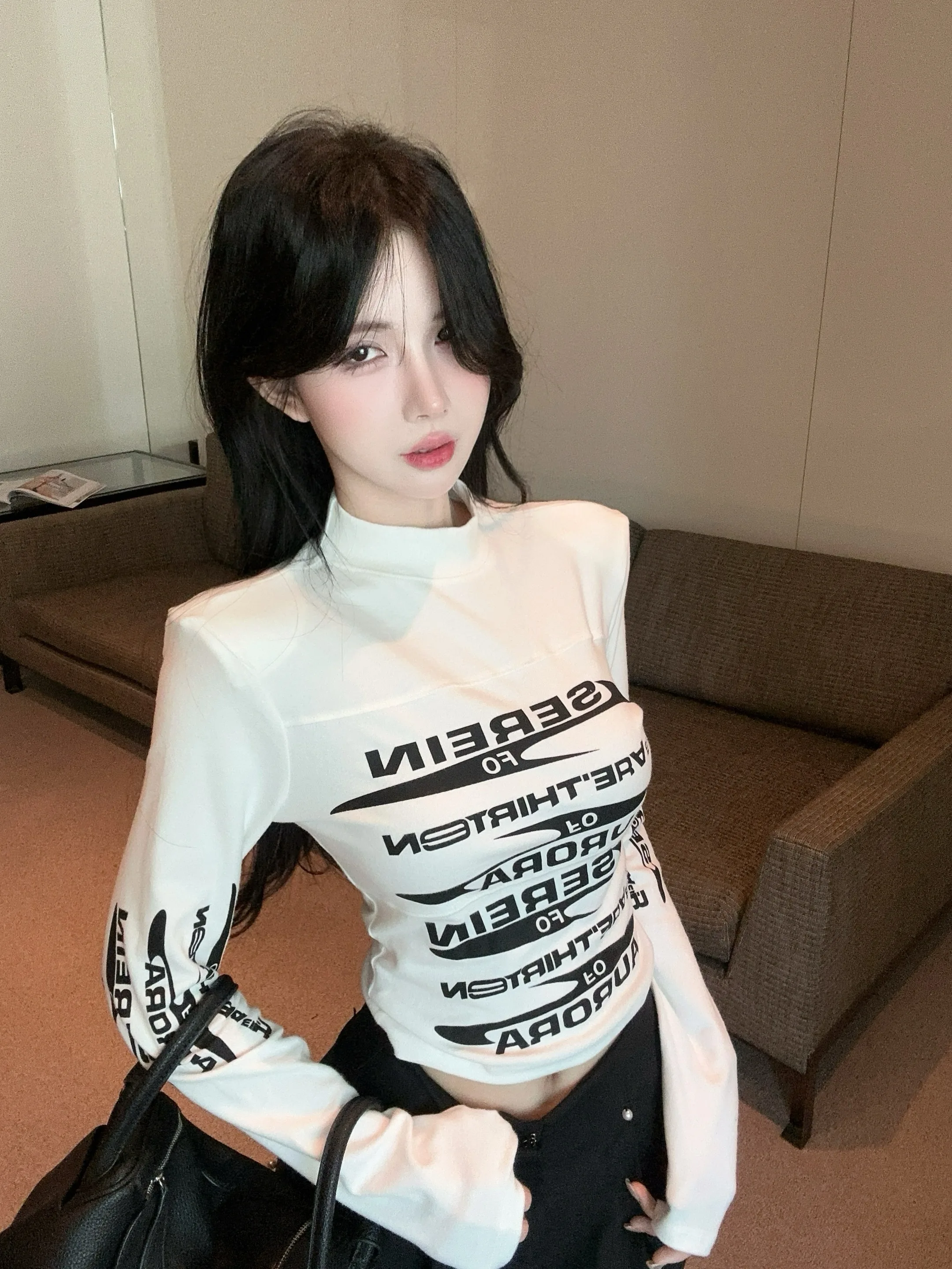 Женская футболка с черно-белыми буквами American Design Sense Sweet and Spicy осенний принт