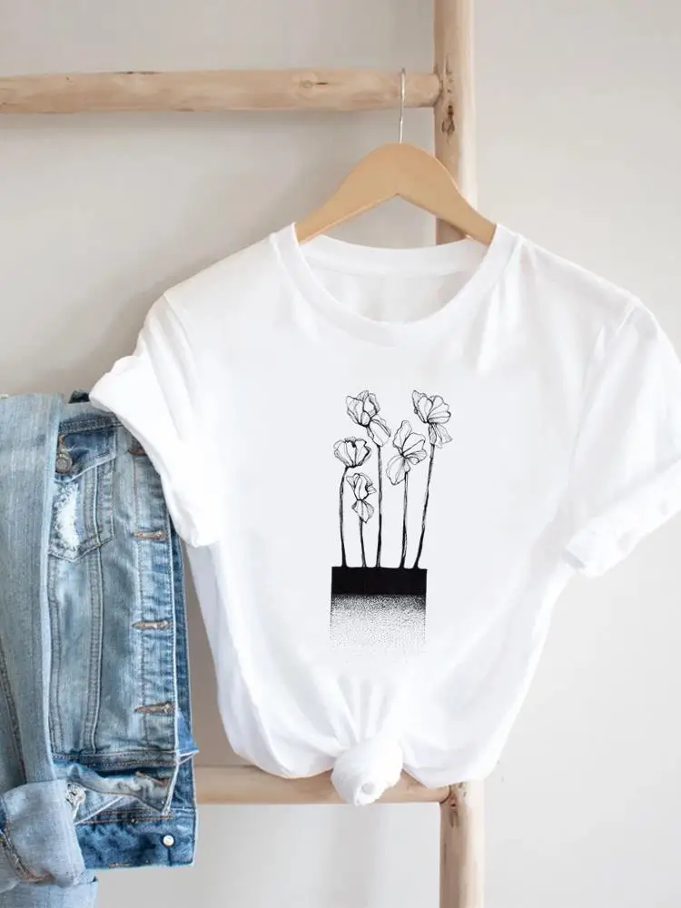 

Футболка женская с цветочным принтом, милая стильная тенниска с коротким рукавом, модная повседневная одежда с графическим принтом