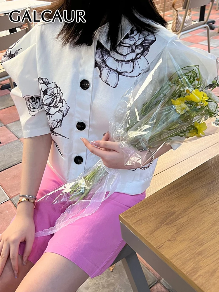 

Блузка GALCAUR женская с принтом, прямая Повседневная рубашка с отложным воротником, с коротким рукавом-фонариком, на пуговицах, модная летняя ...