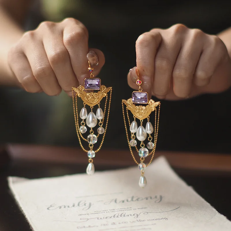 Серьги в стиле двора с жемчугом и кисточкой из аметиста